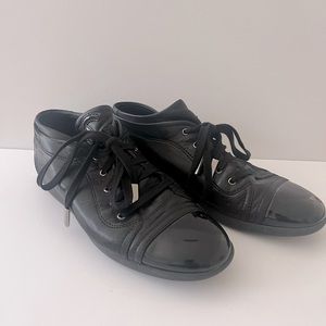 Chanel Interlocking CC Logo Leather and Patent Leather Trainers Sz 40